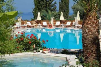 Hotel Stevens On The Hill à Agios Gordios  Extérieur photo
